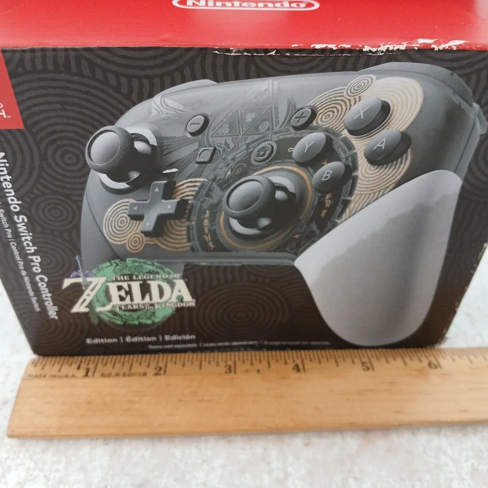 Nintendo Switch Pro Controller The Legend of Zelda Tears of the Kingdom Edition